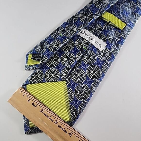 Oleg Cassini Silk Necktie, Green & Blue Circle Pattern - Like New - Picture 2 of 4